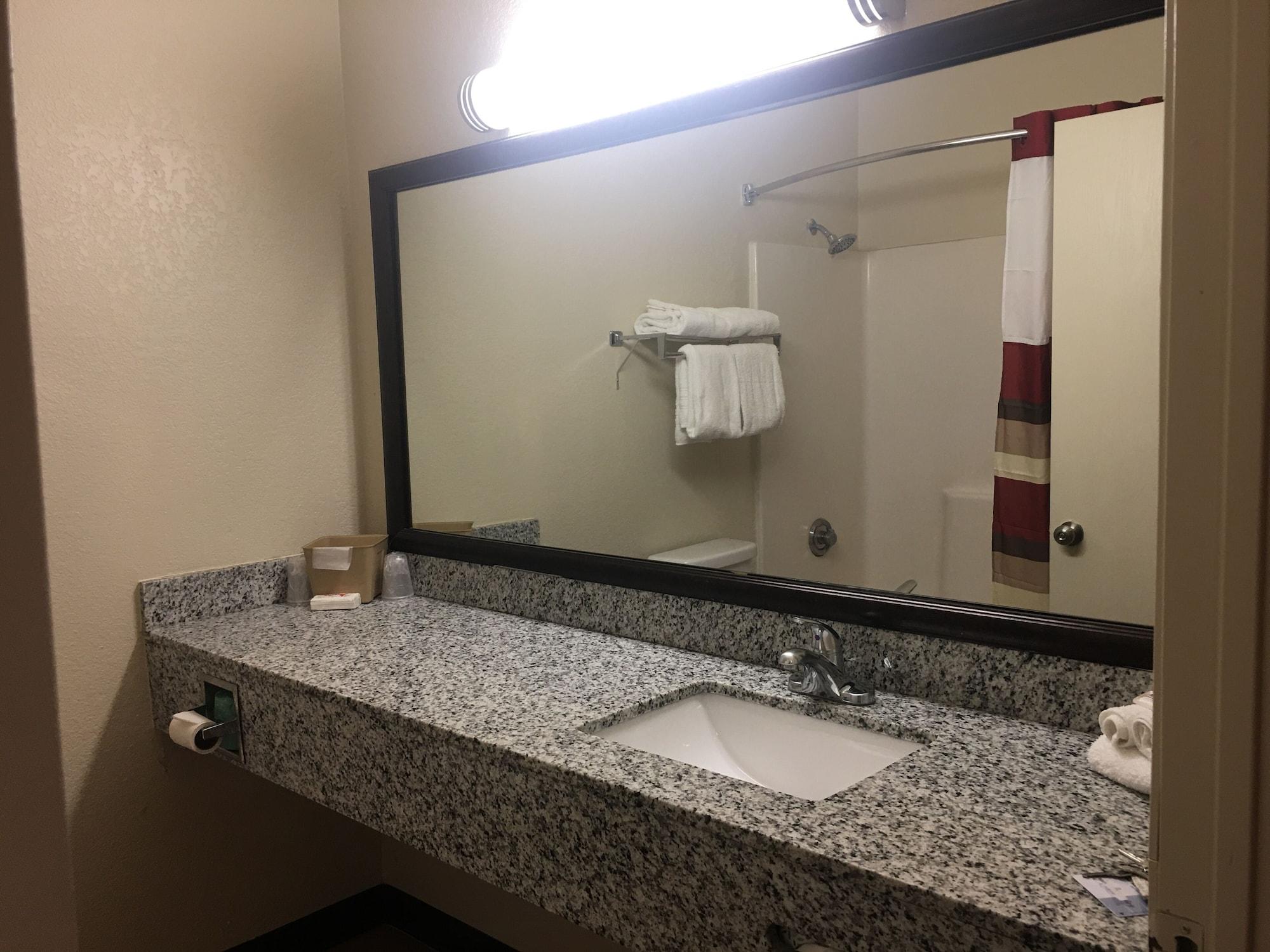 Red Roof Inn Fort Worth - Saginaw Bagian luar foto